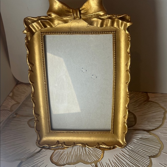 Other - Elegant Gold Picture Frame with Bow Accent For 4x6 pictures